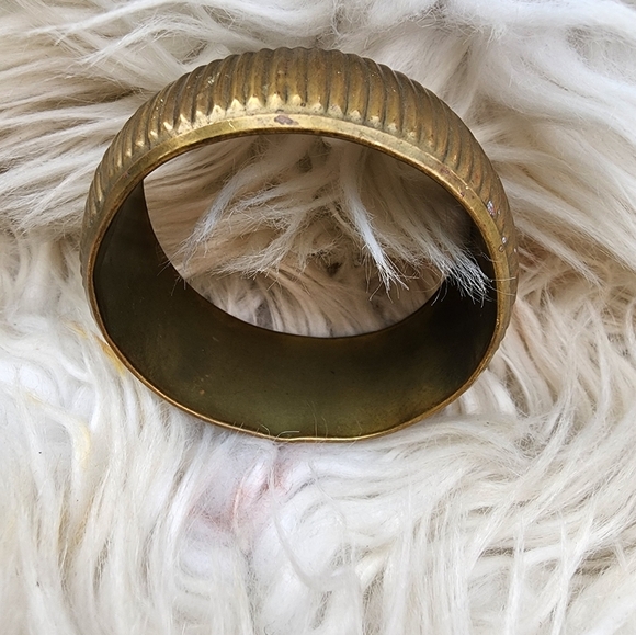 Vintage brass textured bangle‎ - Picture 1 of 6